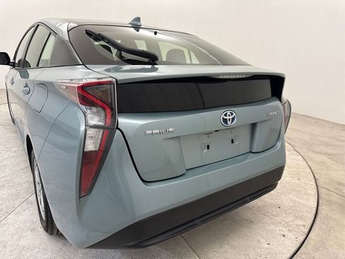 Used 2016 Toyota Prius Four image 18