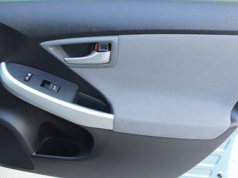 Used 2015 Toyota Prius Two FWD image 21