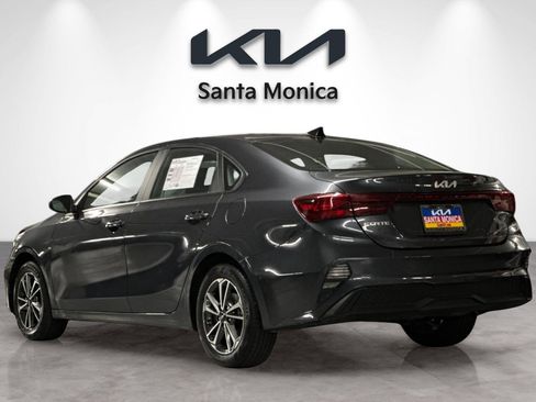 Used 2023 Kia Forte LXS image 3