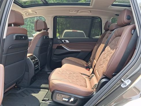 Used 2025 BMW X7 xDrive40i AWD/4WD image 10