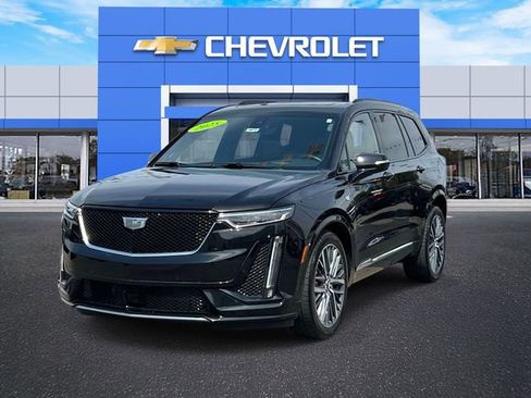 Used 2025 Cadillac XT6 Sport w/ Platinum Package AWD/4WD image 4