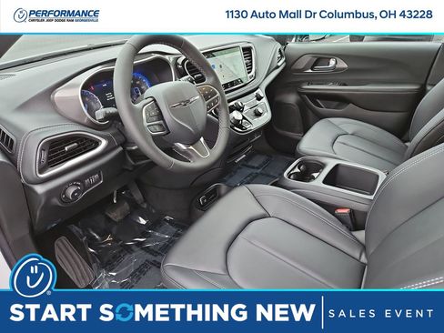 New 2026 Chrysler Pacifica Select image 20