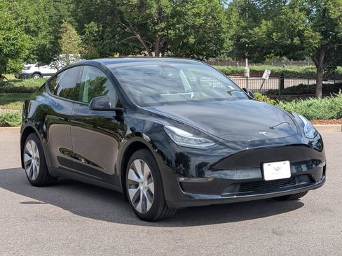 Used 2023 Tesla Model Y Long Range AWD/4WD image 8