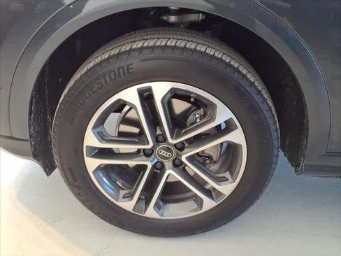 Certified 2025 Audi Q5 Premium w/ Convenience Package image 8