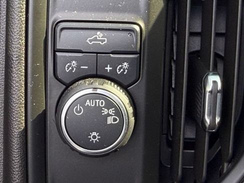 Used 2025 Chevrolet Silverado 1500 Custom RWD image 18