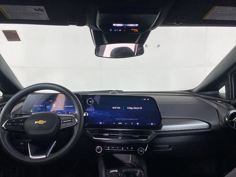 Used 2026 Chevrolet Equinox EV LT FWD image 25
