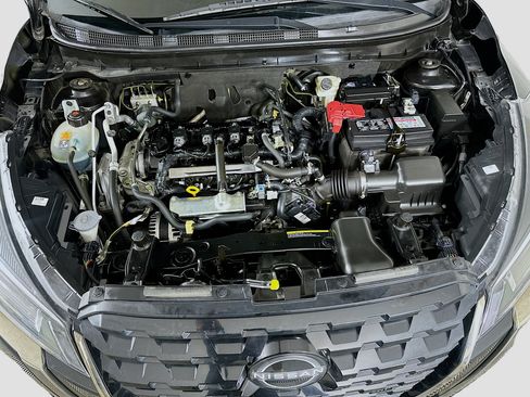 Used 2023 Nissan Kicks SR w/ Interior Electronics Package FWD image 30