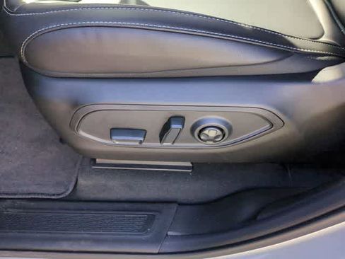 New 2025 Jeep Grand Cherokee L Limited w/ Black Appearance Package image 18