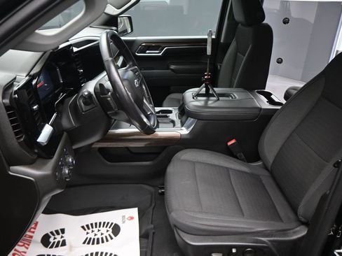 Used 2022 Chevrolet Silverado 1500 RST AWD/4WD image 3