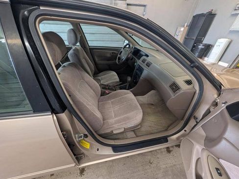 Used 1998 Toyota Camry CE FWD image 29