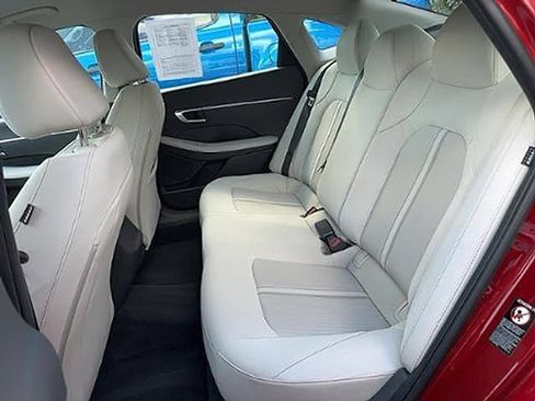 Used 2023 Hyundai Sonata SE FWD image 7