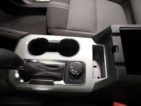 Used 2025 Chevrolet Blazer LT FWD image 19