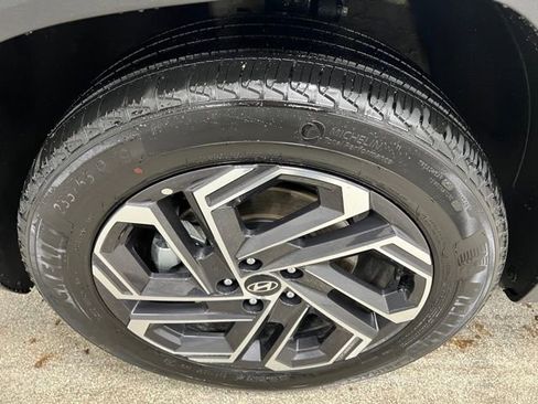 Used 2025 Hyundai Tucson Limited AWD/4WD image 13