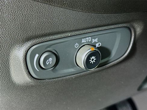 Used 2024 Chevrolet Equinox LT image 11