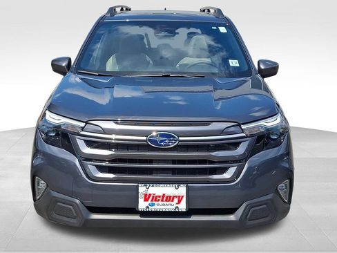 Used 2025 Subaru Forester Premium AWD/4WD image 2
