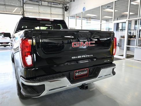 New 2026 GMC Sierra 1500 SLE w/ Preferred Package image 6