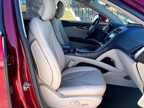 Used 2019 Lincoln Nautilus Reserve image 29