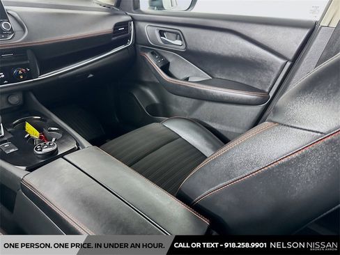 Certified 2025 Nissan Rogue SV image 22