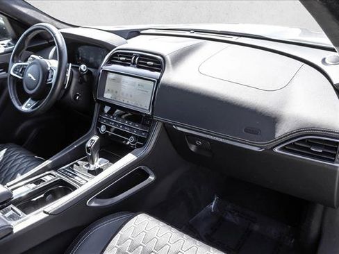 Used 2020 Jaguar F-PACE SVR AWD/4WD image 25