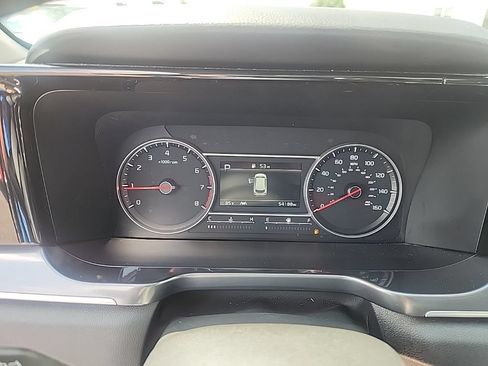 Used 2023 Kia Sorento LX FWD image 13