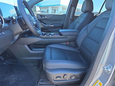 New 2026 Chevrolet Equinox LT w/ Convenience Package II image 10