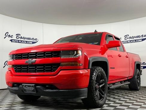 Used 2018 Chevrolet Silverado 1500 Custom w/ Custom Value Package image 2