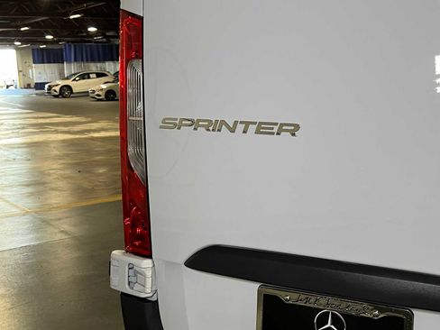 Used 2025 Mercedes-Benz Sprinter 2500 image 14