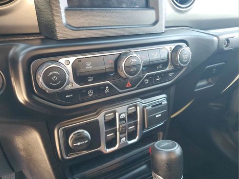 Certified 2020 Jeep Gladiator Sport w/ Quick Order Package 24S AWD/4WD image 17