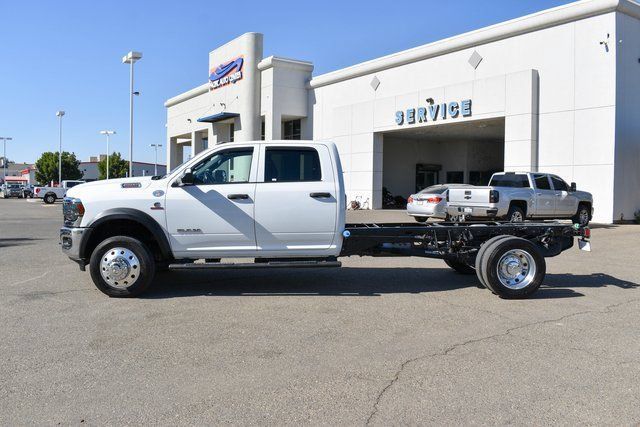 Used 2022 RAM 5500 Tradesman w/ Chrome Appearance Group RWD image 5