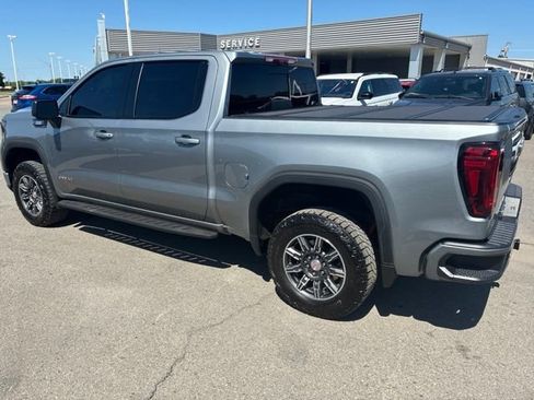 Used 2024 GMC Sierra 1500 AT4 w/ Technology Package AWD/4WD image 4