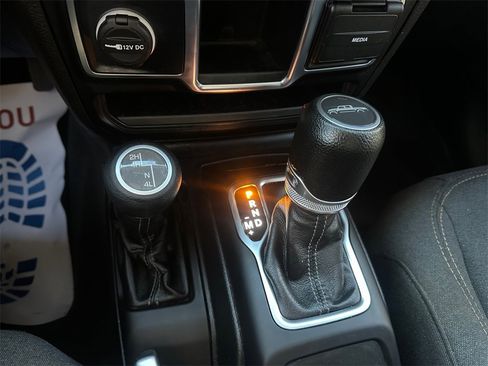 Certified 2024 Jeep Gladiator Sport image 31