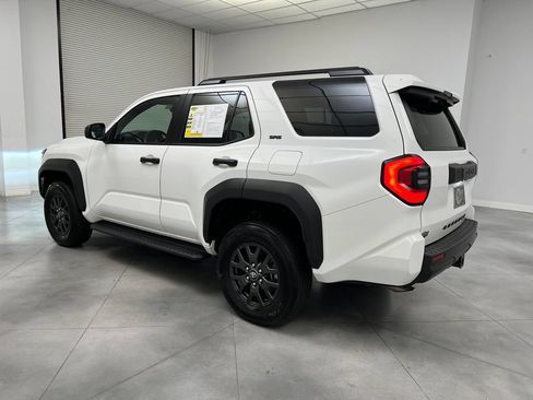 Used 2025 Toyota 4Runner SR5 AWD/4WD image 6