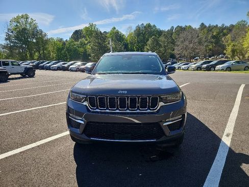 Used 2025 Jeep Grand Cherokee Limited AWD/4WD image 2