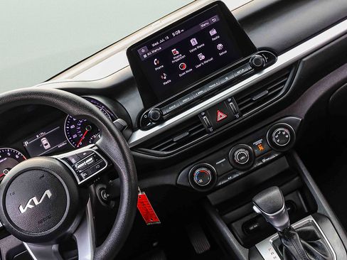 Certified 2023 Kia Forte LXS w/ LXS Technology Package FWD image 19