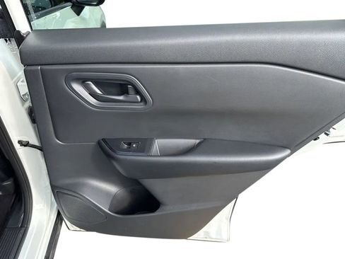 Used 2024 Nissan Rogue S FWD image 29