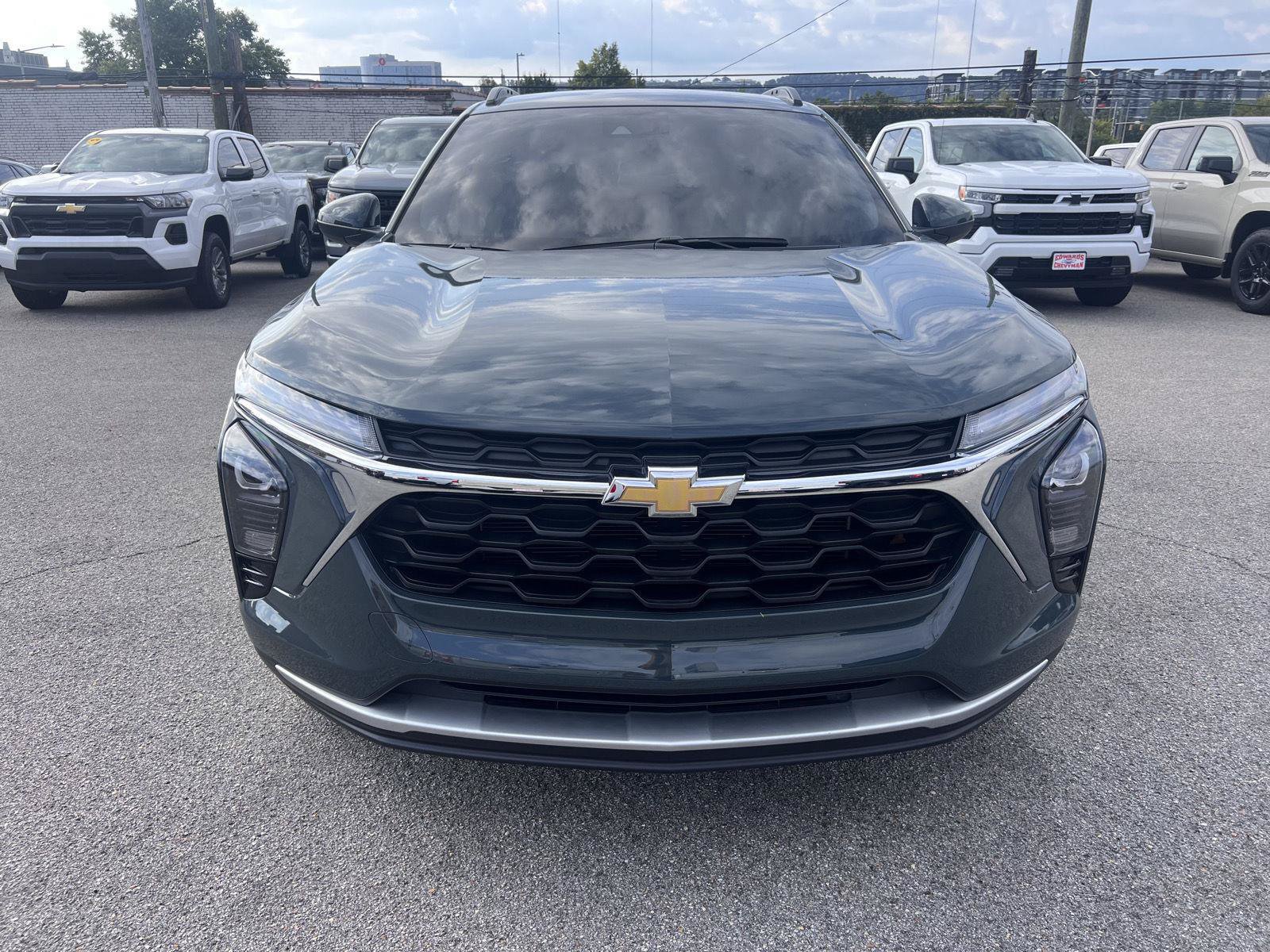 Used 2025 Chevrolet Trax LT w/ Driver Confidence Package FWD image 25
