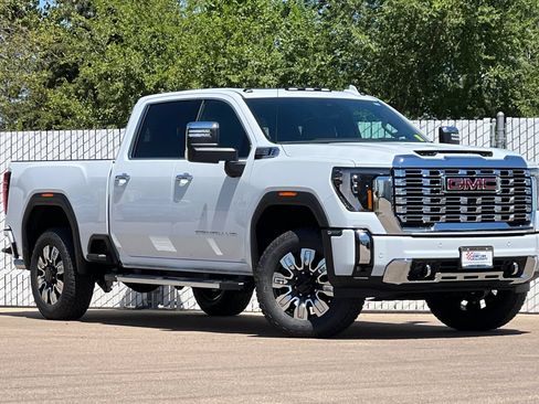 New 2026 GMC Sierra 2500 Denali w/ Technology Package AWD/4WD image 2