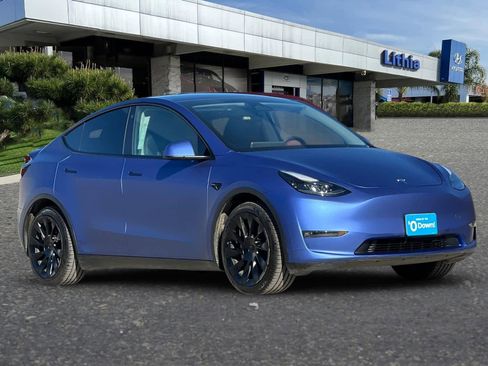 Used 2023 Tesla Model Y Long Range image 10