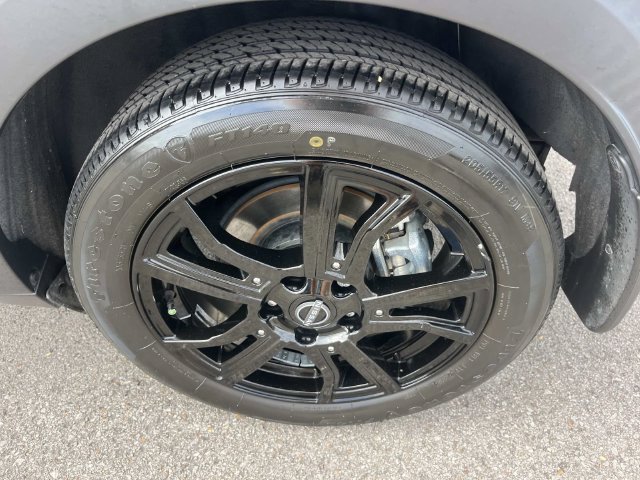 Used 2024 Nissan Kicks SR FWD image 11