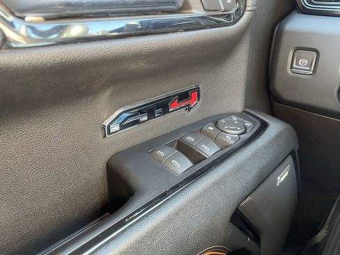 Used 2023 GMC Sierra 1500 AT4 w/ AT4 Preferred Package image 12