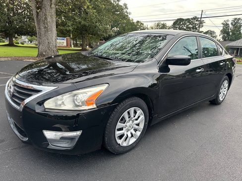 Used 2015 Nissan Altima 2.5 S w/ Power Driver Seat Package FWD image 2