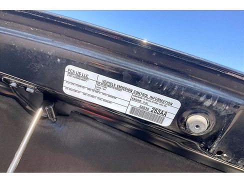 Used 2024 Jeep Gladiator Rubicon AWD/4WD image 33