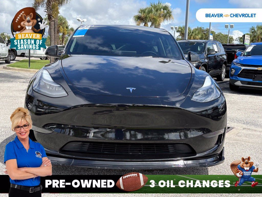 Used 2025 Tesla Model Y Long Range RWD image 3