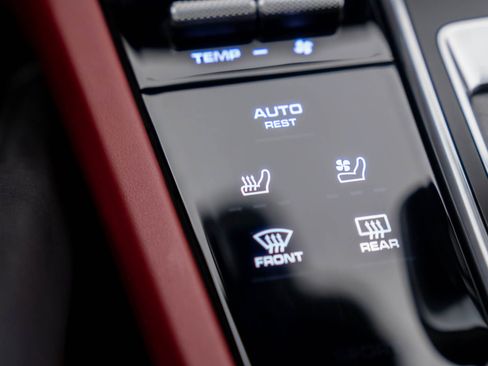 Certified 2023 Porsche Cayenne GTS image 28