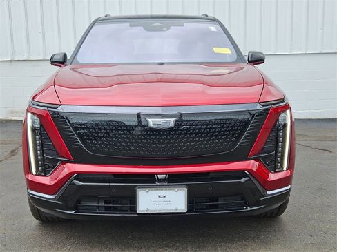 New 2026 Cadillac Vistiq Sport w/ LPO, Floor Liner Package image 8