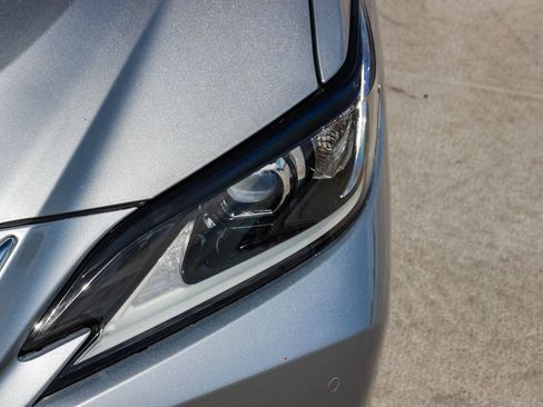 Certified 2024 Lexus ES 300h w/ Premium Package FWD image 9
