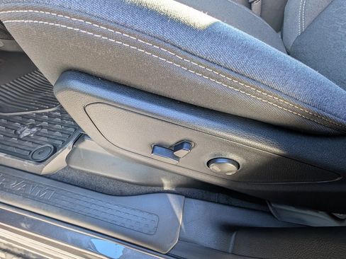 New 2026 RAM 1500 4x4 Crew Cab image 14