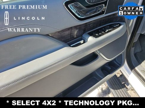 Used 2019 Lincoln Navigator Select w/ Technology Package image 11