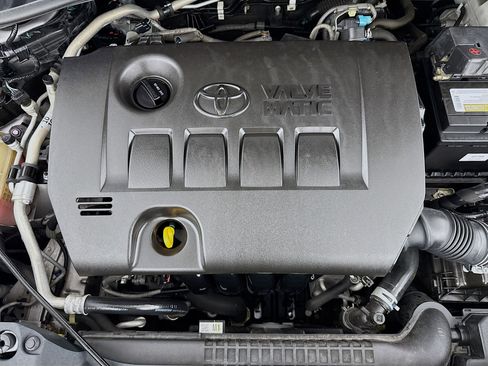 Used 2019 Toyota C-HR LE FWD image 37