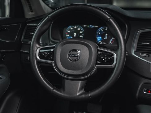 Used 2020 Volvo XC90 T6 Momentum w/ Protection Package Premier image 38